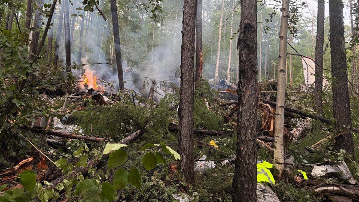 Hallan restos de avión desaparecido en Rusia; no hay sobrevivientes
