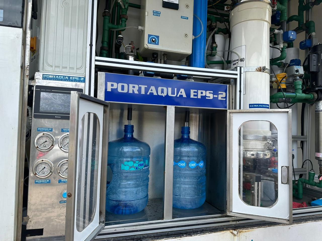 Industria Mexicana de Coca-Cola apoya la recuperación tras la tormenta Raymond