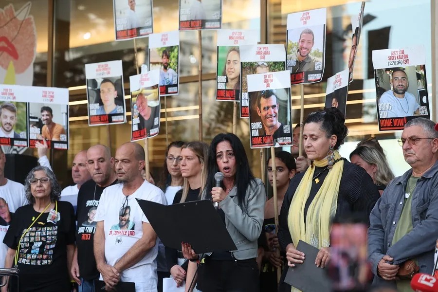 Las familias de los rehenes piden suspender el acuerdo si Hamás no devuelve a los fallecidos