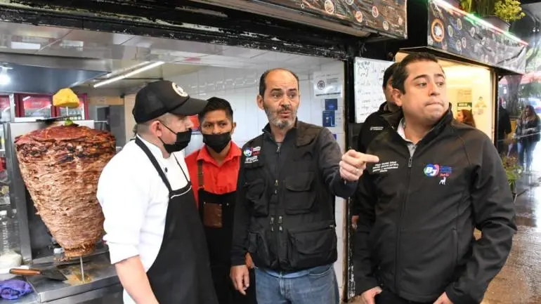 Ordena alcaldía Benito Juárez a 17 comercios en Del Valle a liberar espacios públicos