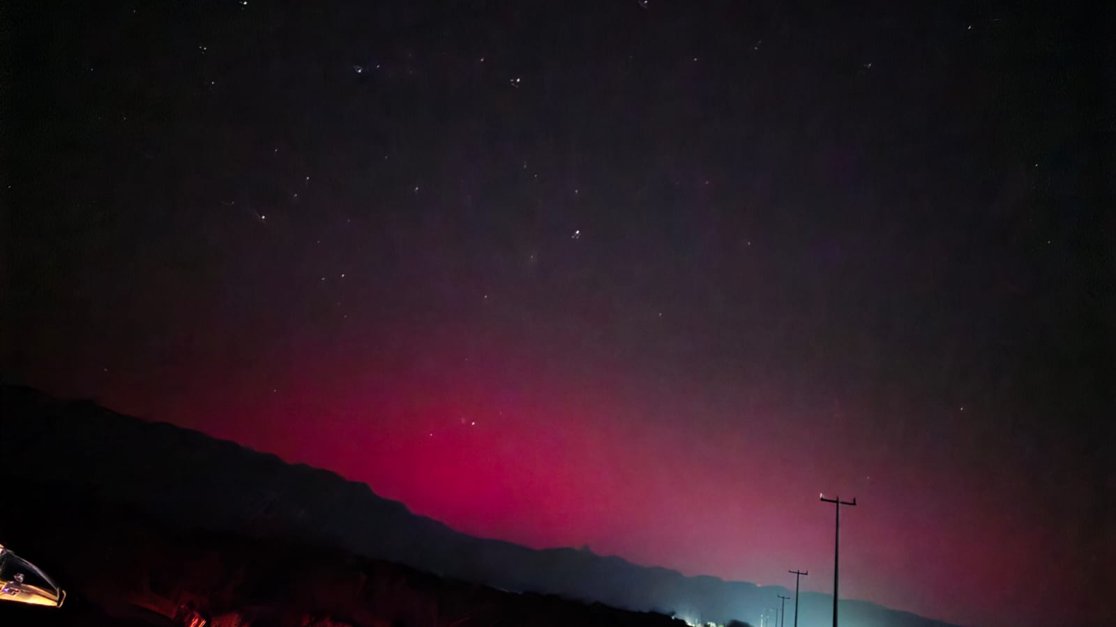 La aurora boreal sorprende con su brillo desde el norte del país