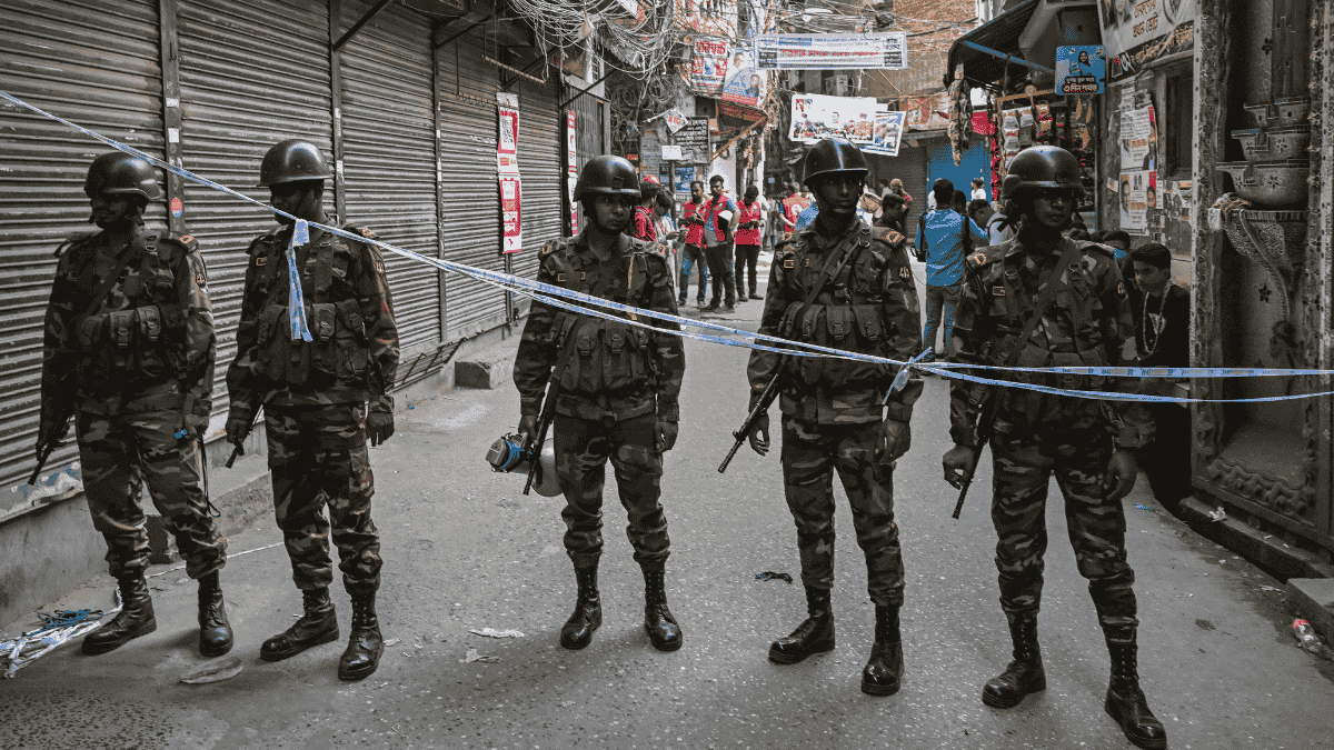 Al menos tres fallecidos tras sismo de 5.5 en Bangladés