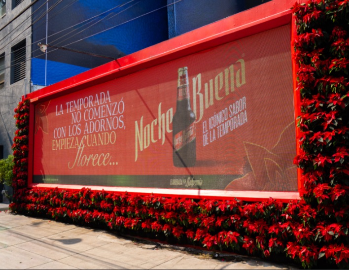 La CDMX florece con Noche Buena: un mural que da la bienvenida a la temporada