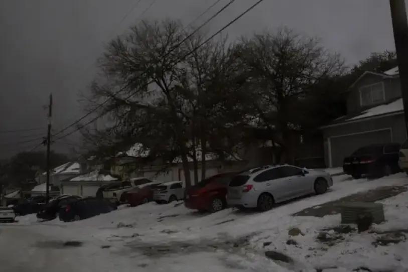 Tormenta en EU deja sin electricidad a 600 mil clientes y cancelación de vuelos