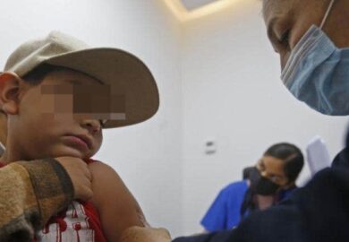 Ordena Jalisco uso obligatorio de cubrebocas en escuelas tras repunte de sarampión