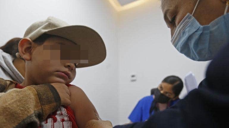 Ordena Jalisco uso obligatorio de cubrebocas en escuelas tras repunte de sarampión